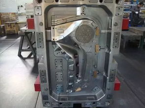 公眾平臺 汽車左后門板大型注塑模設(shè)計(jì)